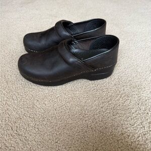 Dansko Wide Pro Clog - Oiled Black